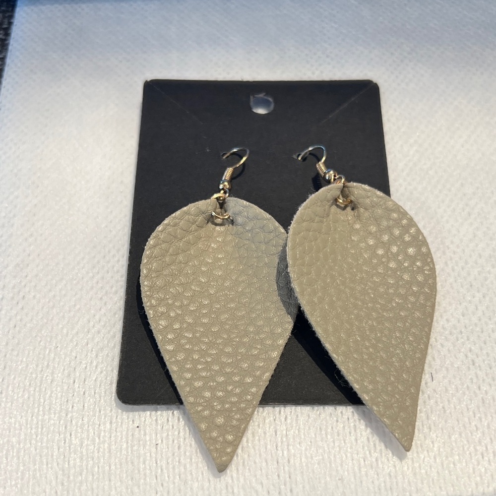 Chic Beige Leaf Earrings